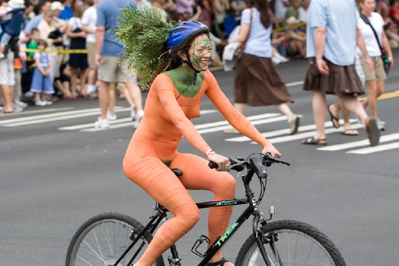 fremont seattle parade nude cyclists 2008