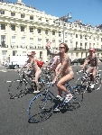 world naked bike ride cyclonue ciclonudista brighton 2009