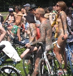 world naked bike ride cyclonue ciclonudista brighton 2009